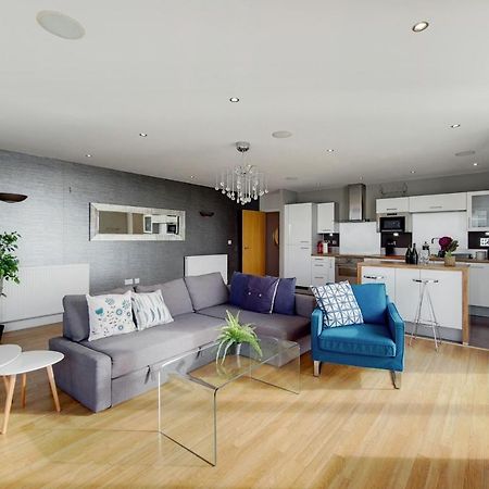 Deluxe Three Bedroom Apartment By London Excel Stays Eksteriør bilde
