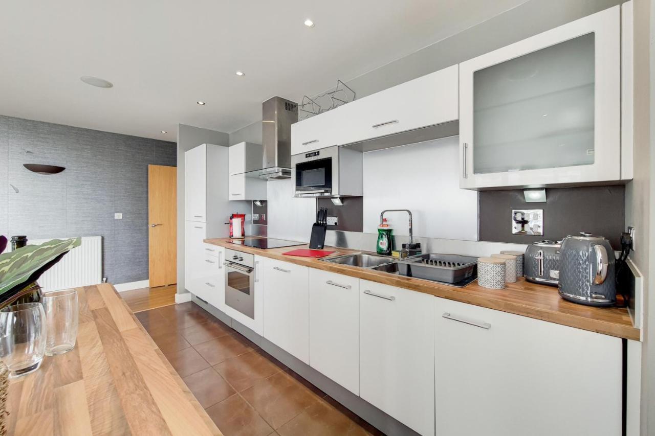 Deluxe Three Bedroom Apartment By London Excel Stays Eksteriør bilde