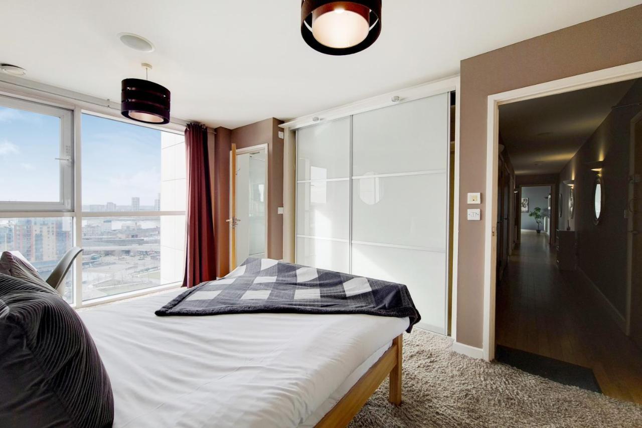 Deluxe Three Bedroom Apartment By London Excel Stays Eksteriør bilde