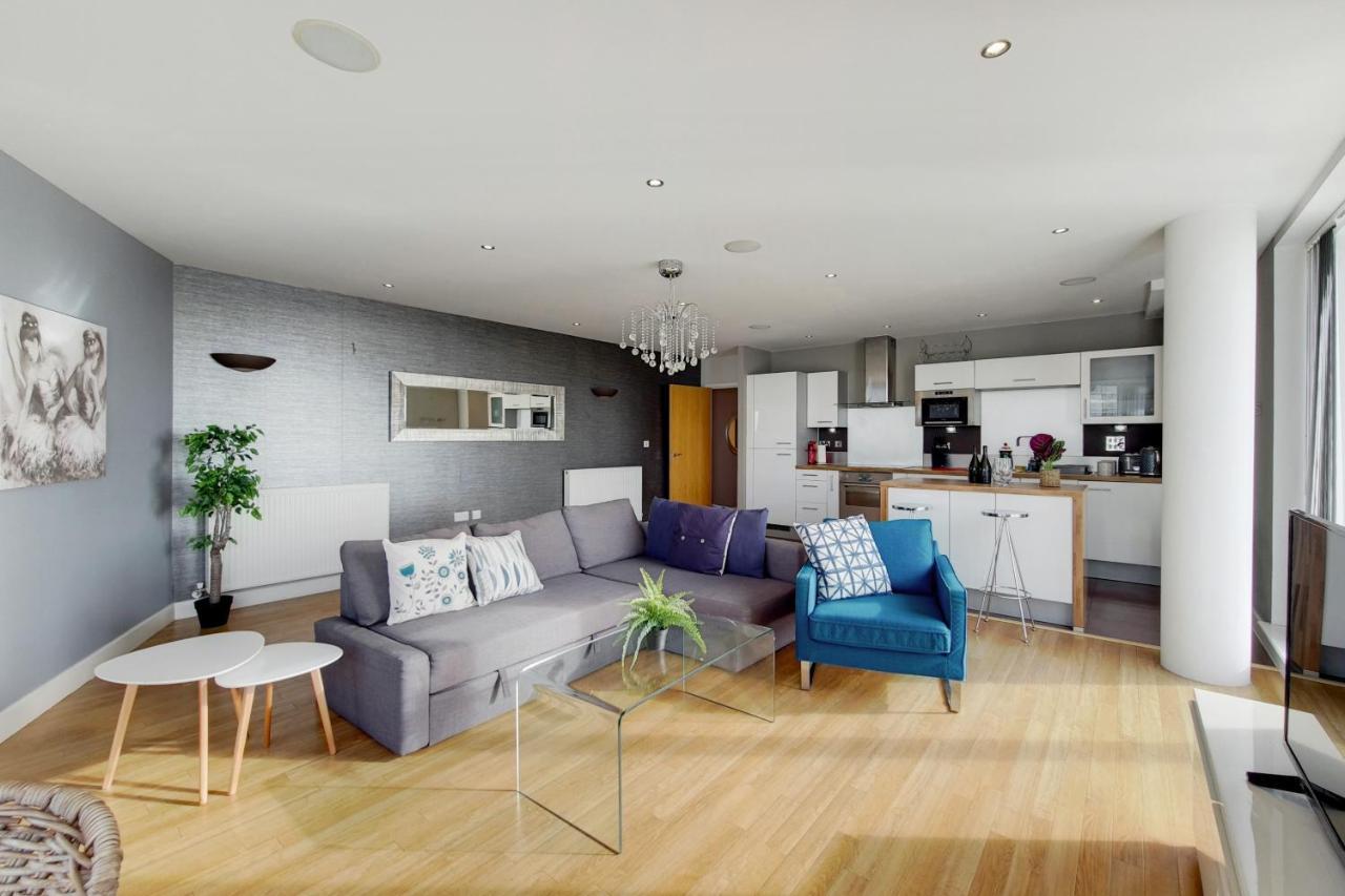 Deluxe Three Bedroom Apartment By London Excel Stays Eksteriør bilde