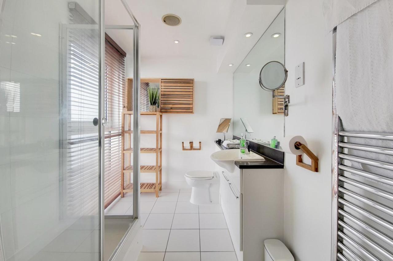 Deluxe Three Bedroom Apartment By London Excel Stays Eksteriør bilde